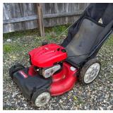 Troy-Bilt Lawnmower Model: 12AV5560711