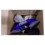 lot of 8 suction cups...