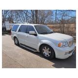 2005 Lincoln Navigator Premium/Luxury/Ultimate 4-Door Wagon