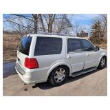 2005 Lincoln Navigator Premium/Luxury/Ultimate 4-Door Wagon