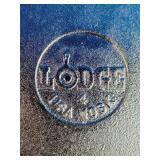 Lodge #4 Seasoned Cast Iron Skillet with Tempered Glass Lid