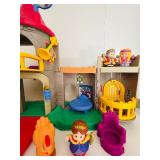 Vintage Little People Lil Kingdom Castle Palace King Queen Prince Playset