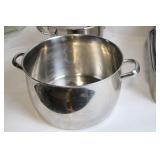 Set of Aluminum Cookware: Stock Pot and Roasting Pan