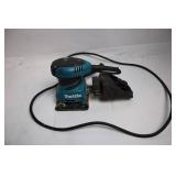 Makita Finishing Sander with Dust Bag