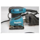 Makita Finishing Sander with Dust Bag