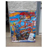 NEW HOT WHEELS ULTIMATE GARAGE