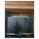 Sharp Aquos LC-32D43U LCD TV with Remote and Manual