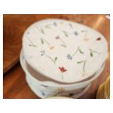 Set of 36 Lenox Cosmopolitan Collection Plates