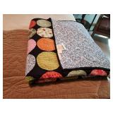 Garnet Hill Double/Queen Quilted Bedspread with Circle Patterns