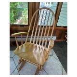 Wooden Glider Rocker with Spindle Back Chair Design