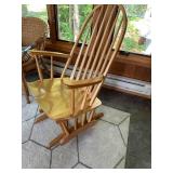 Wooden Glider Rocker with Spindle Back Chair Design