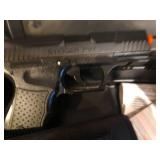 Stinger P9T Airsoft Pistol with BBs and Holster in Case