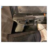 Stinger P9T Airsoft Pistol with BBs and Holster in Case