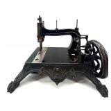 Elegant Set of Vintage Cameo Earrings and Brooch