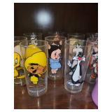 Looney Tunes Collectible Glassware and Wall Art Set