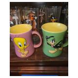 Looney Tunes Collectible Glassware and Wall Art Set