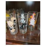 Looney Tunes Collectible Glassware and Wall Art Set