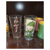Looney Tunes Collectible Glassware and Wall Art Set