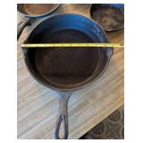 Set of 4 Assorted Cast Iron and Non-Stick Frying Pans