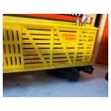 Lionel Train Set - Looney Tunes and IBP Boxcar with Caboose