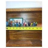 Set of 16 Vintage Lionel Train Figures with Original Box