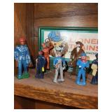 Set of 16 Vintage Lionel Train Figures with Original Box