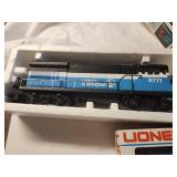 Lionel O and O27 Gauge Great Northern Freight Carrier Set