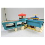 Large Group of Vintage Fisher Prices Little People Playsets