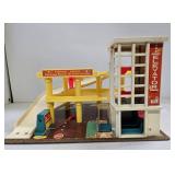 Large Group of Vintage Fisher Prices Little People Playsets