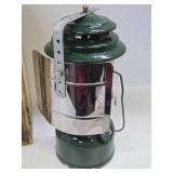 Nice Vintage 1973 COLEMAN Lantern w/Case
