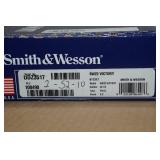 NEW Smith & Wesson SW22 Victory Series .22 LR Semi-Auto Pistol - 2 Magazines