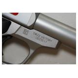 NEW Smith & Wesson SW22 Victory Series .22 LR Semi-Auto Pistol - 2 Magazines