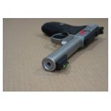 NEW Smith & Wesson SW22 Victory Series .22 LR Semi-Auto Pistol - 2 Magazines