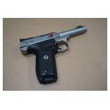 NEW Smith & Wesson SW22 Victory Series .22 LR Semi-Auto Pistol - 2 Magazines