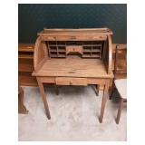 Vintage Roll-Top Wooden Desk with Drawer and Compartments