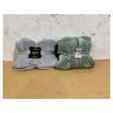 LOT OF 2 Blankets