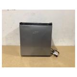 Hisense 1.6 Cu Ft Single Door Mini Fridge, Silver