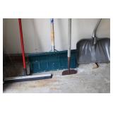 Set of 4 Lawn and Garden Tools Including Shovels and Hoe