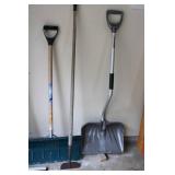 Set of 4 Lawn and Garden Tools Including Shovels and Hoe