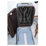 Expandable Blue Upright Suitcase with Detachable Roller