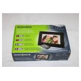 Insignia 7" Digital Picture Frame with Remote and User Guide