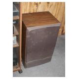 Vintage Stereo System with Speakers and Turntable