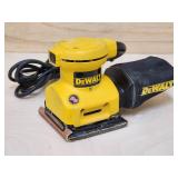 DeWalt Palm Grip Sander Model DW411