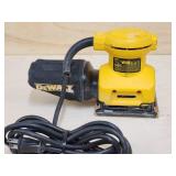 DeWalt Palm Grip Sander Model DW411