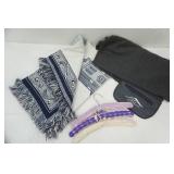 Throw Blankets & Hangers