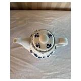 Charming Vintage Blue Floral Teapot Set - Spode - Royal Daulton - (3)