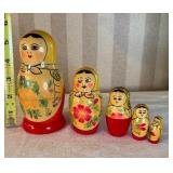 Adorable Vintage Russian Nesting Dolls - Traditional