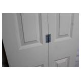 Wooden Bi-Fold Closet Doors with Hinges