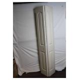 Wooden Bi-Fold Closet Doors with Hinges