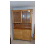 Dinning Set with 2pc Hutch. (Contents on table not included)